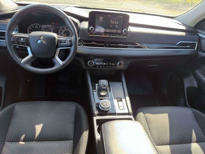 2022 Mitsubishi Outlander ES