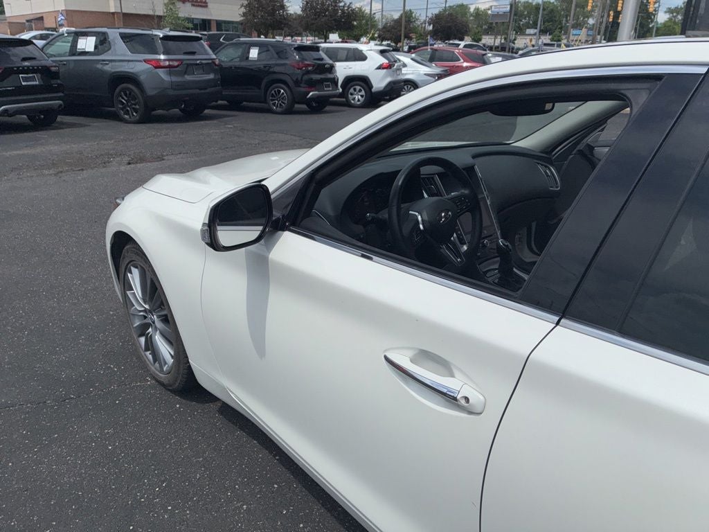 2023 INFINITI Q50 LUXE