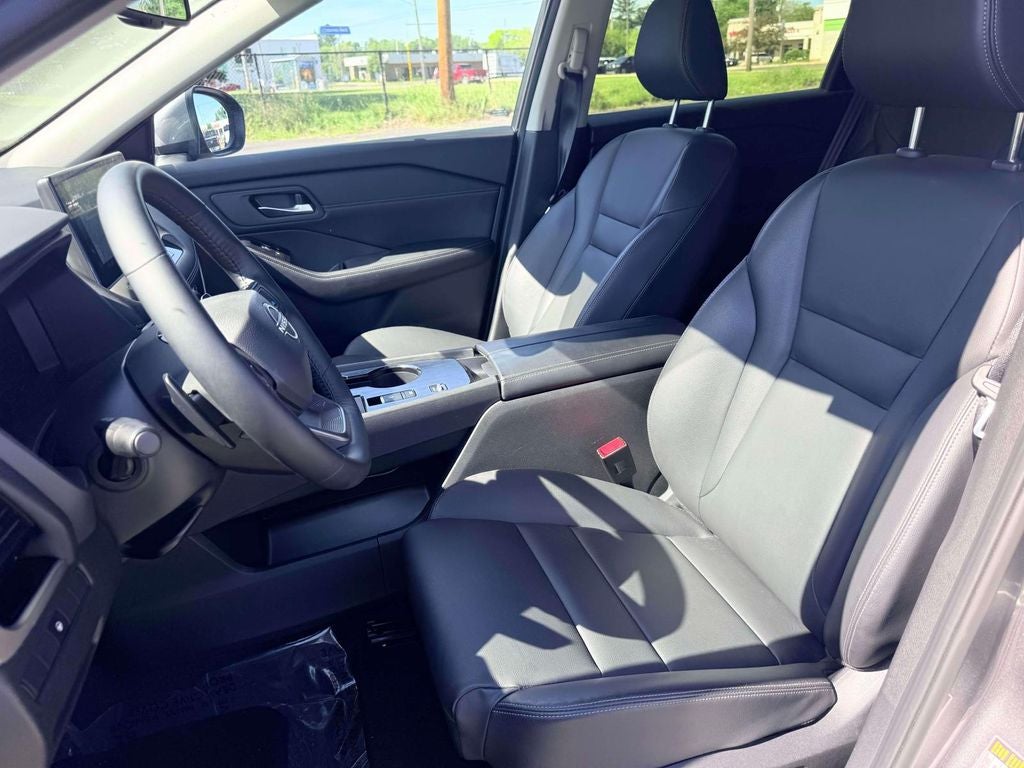 2025 Nissan Rogue SL