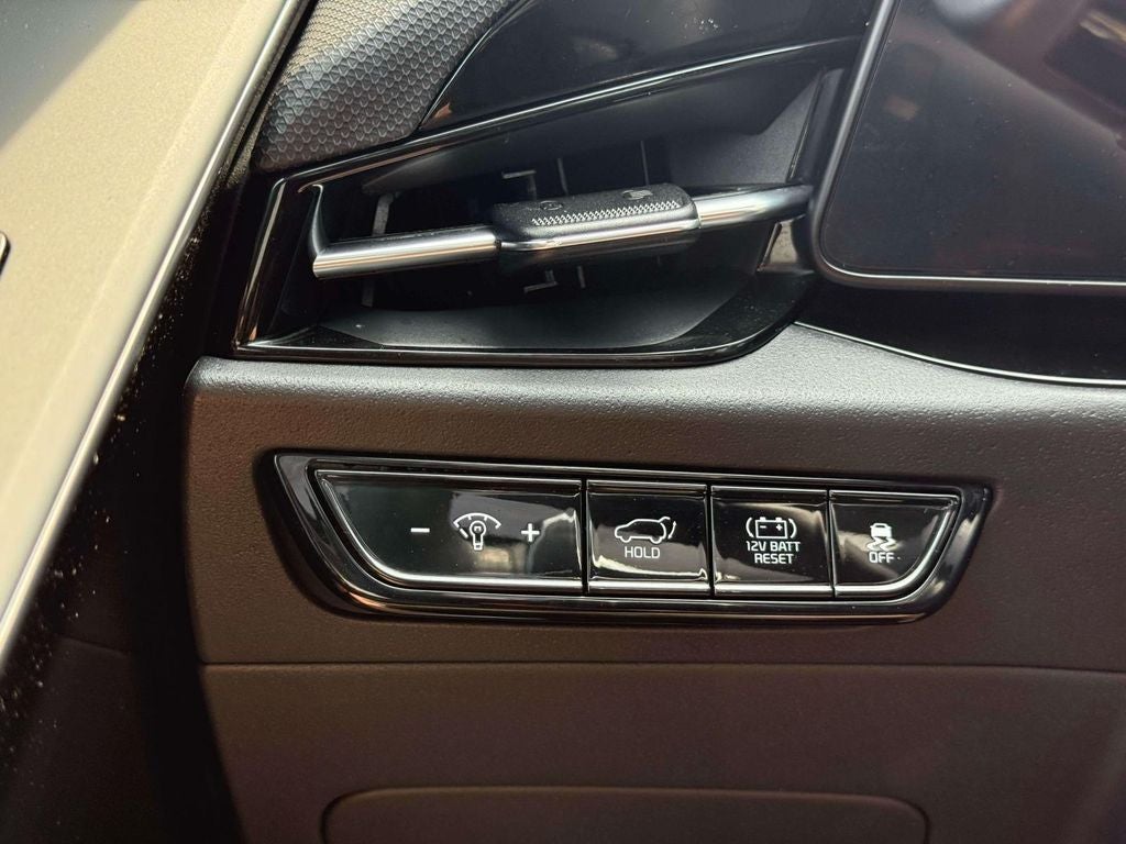 2023 Kia Niro SX Touring