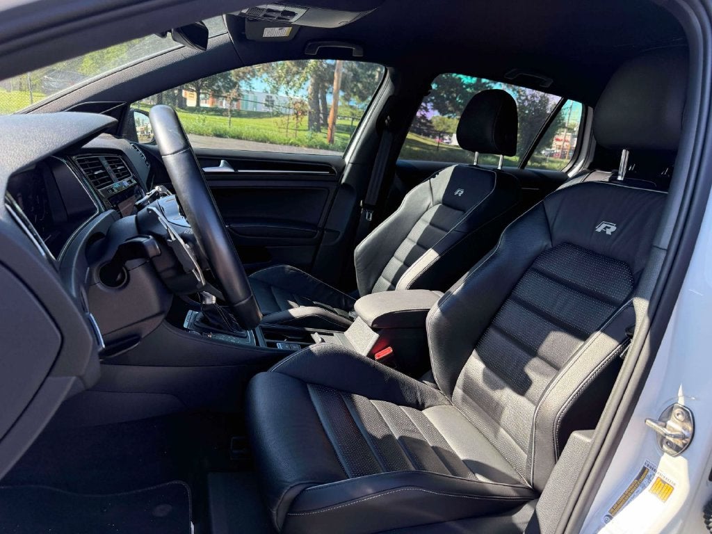 2019 Volkswagen Golf R DCC & Navigation 4Motion