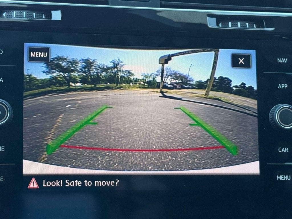 2019 Volkswagen Golf R DCC & Navigation 4Motion