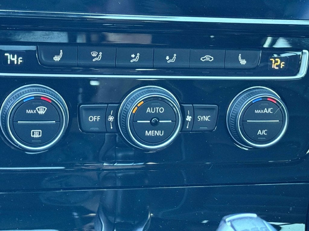 2019 Volkswagen Golf R DCC & Navigation 4Motion