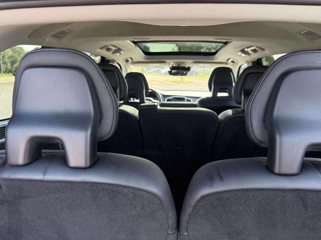 2016 Volvo XC90 T6 Momentum