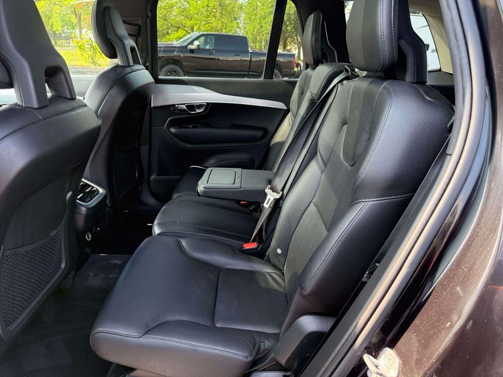 2016 Volvo XC90 T6 Momentum