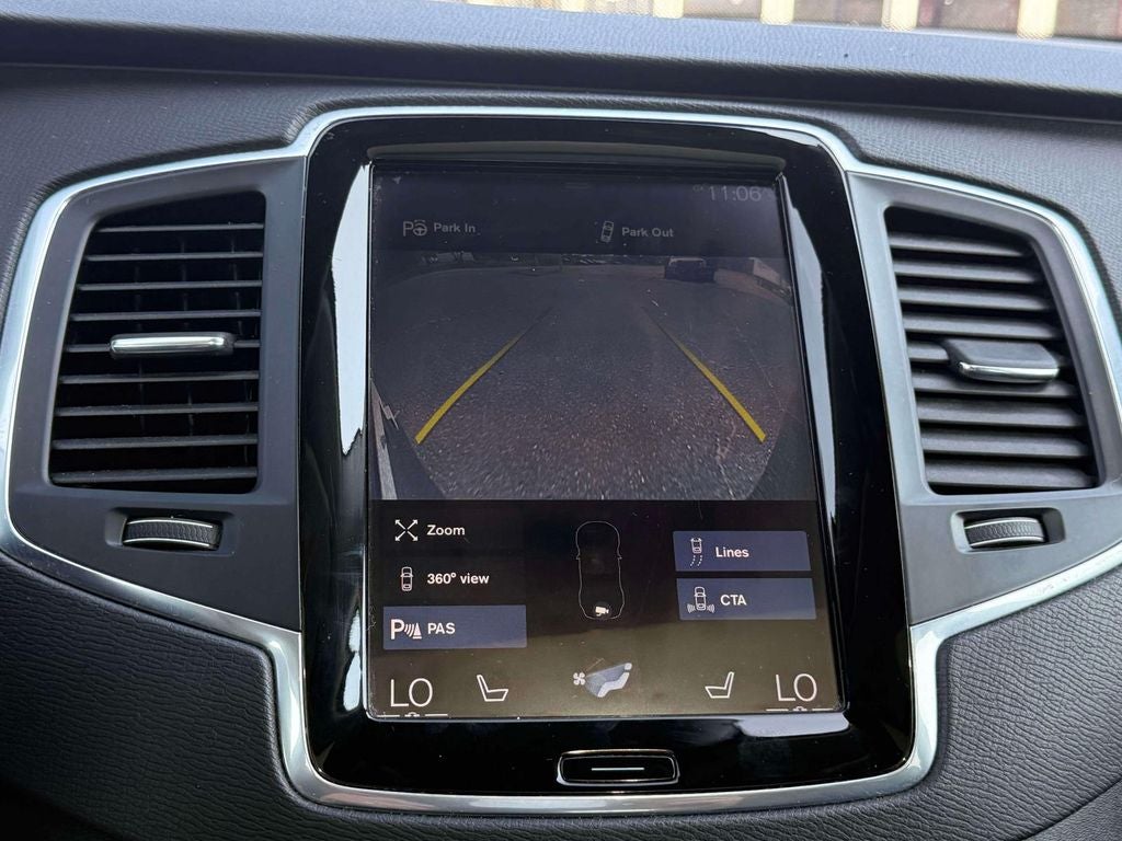 2016 Volvo XC90 T6 Momentum