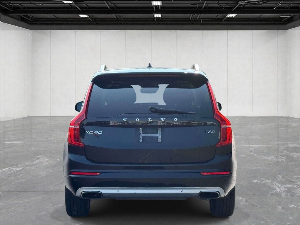 2016 Volvo XC90 T6 Momentum